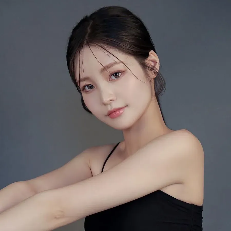 손서아 profile picture